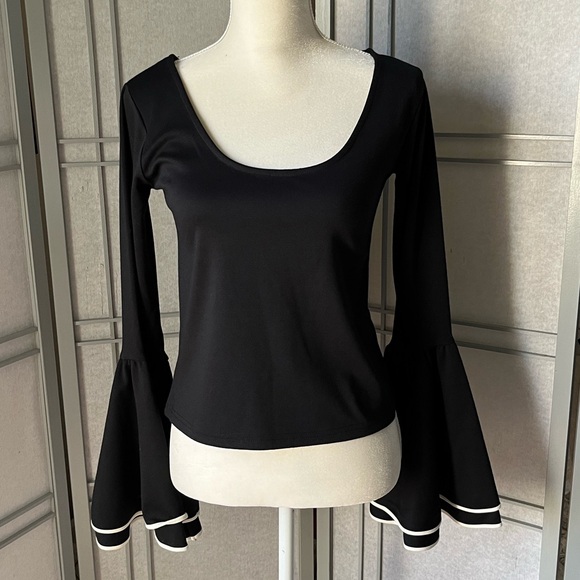 NWT Ronny Kobo Bell Sleeve Blouse Medium - Picture 2 of 10